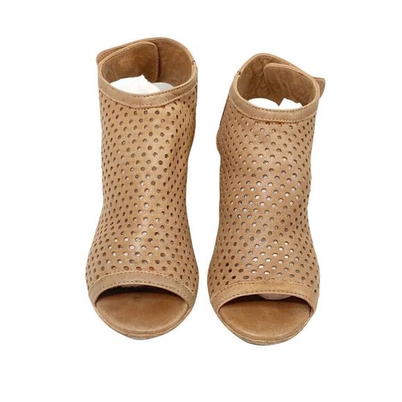 Steven by Steve Madden Brown Perforated Leather Stacked Heel Booties Size 38 - Picture 2 of 9